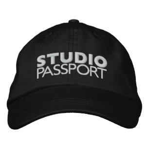 STUDIO PASPOORT LOGO GEBORDUURDE PET