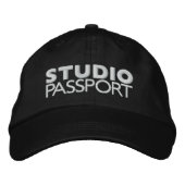 STUDIOPASPOORT LOGO GEBORDUURDE PET (Voorkant)