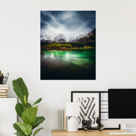 Stunnende regendag in het Fusine-meer in Italië Poster