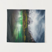 Stunnende regendag in het Fusine-meer in Italië Wandkleed (Voorkant (horizontaal))