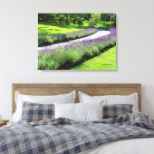 Stunning Lavender-Lined Garden Walk Canvas Afdruk (Insitu (Slaapkamer))