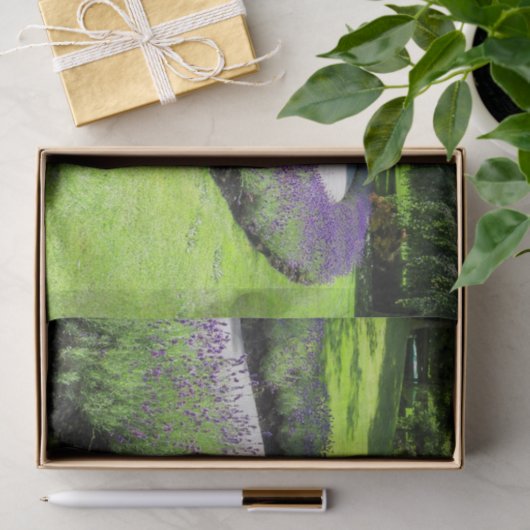 Stunning Lavender-Lined Garden Walscape Landscape Tissuepapier (Geschenk)