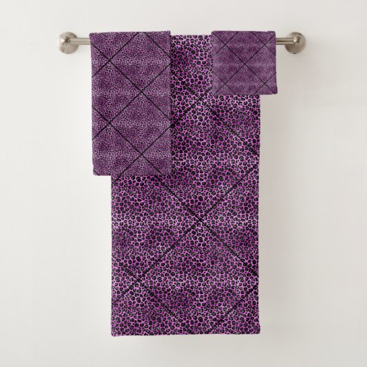 STUNNING PAARSE WITTE TOWEL LEOPARD BAD HANDDOEK (Insitu)
