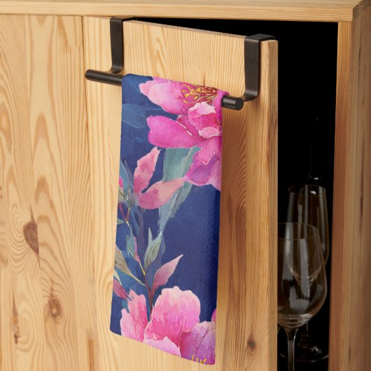 Stunning Roze Bloemige Bloei Monogram Theedoek (Derde Gevouwen)