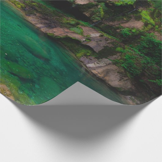 Stunning waterfall Virje, Slovenië Poster Cadeaupapier (Hoek)