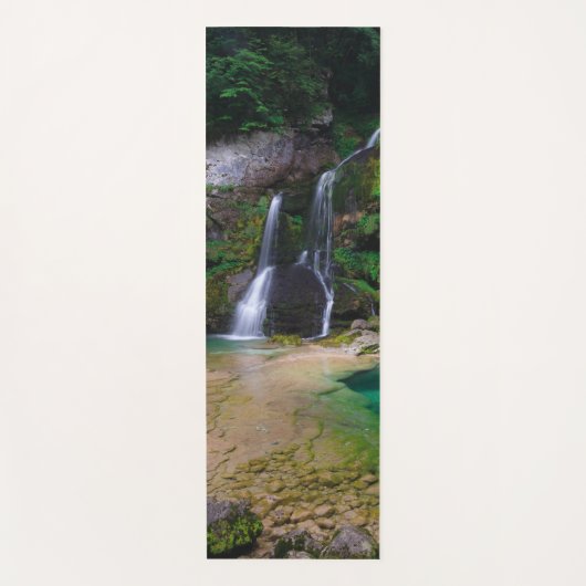 Stunning waterfall Virje, Slovenië Poster Yogamat (Voorkant)
