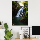 Stunning waterval met zonlicht gloed poster (Thuiskantoor)
