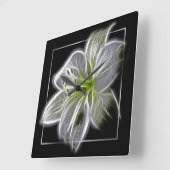 Stunning White Lily Fractal Art Black Vierkante Klok (Hoek)