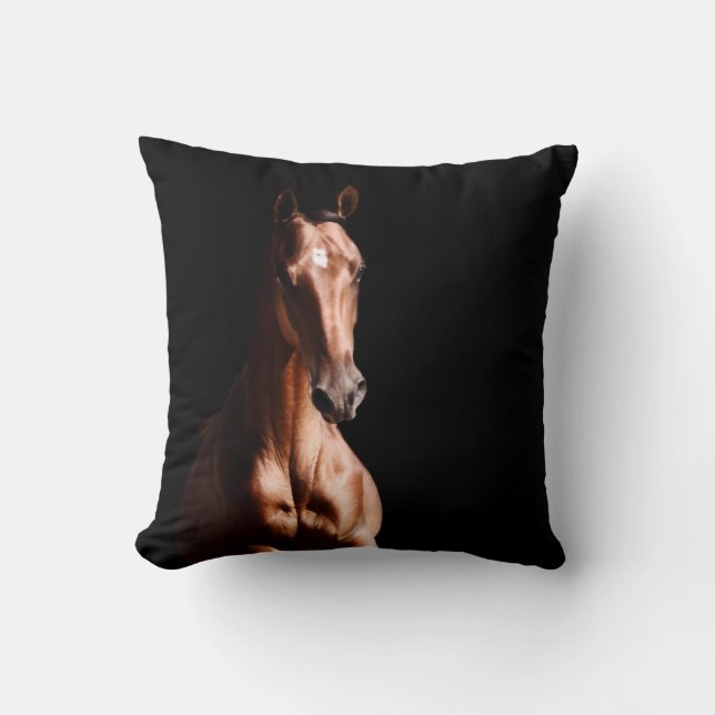 Stunning Young Stallion Kussen (Voorkant)