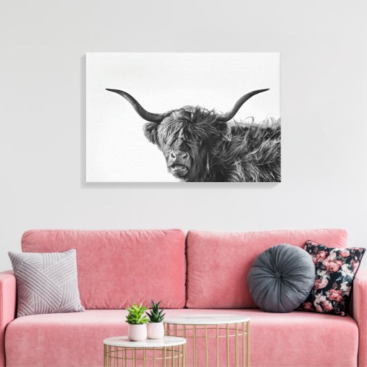 Sturdy highland koe in monochroom canvas afdruk (Insitu (Woonkamer))