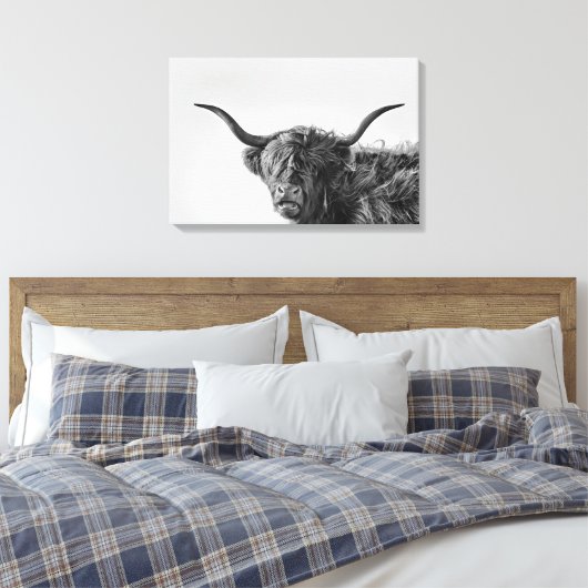 Sturdy highland koe in monochroom canvas afdruk (Insitu (Slaapkamer))