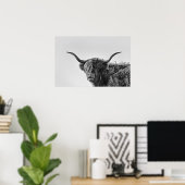 Sturdy highland koe in monochroom poster (Thuiskantoor)