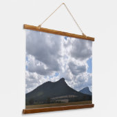 Sturgeon en Abrupt onder dramatische wolken Hangend Wandkleed (Gebogen)