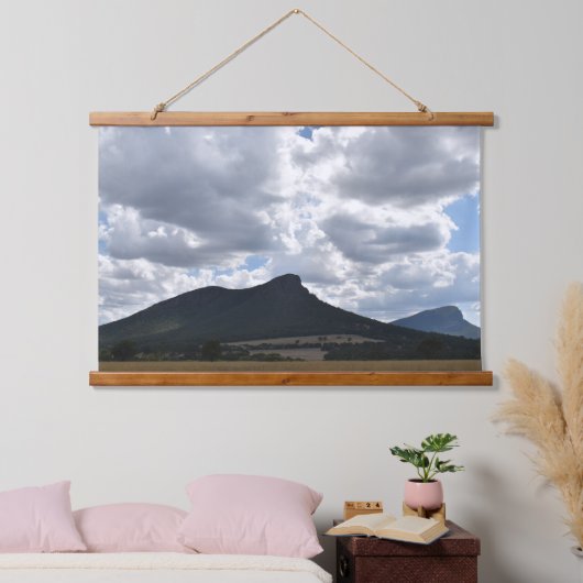 Sturgeon en Abrupt onder dramatische wolken Hangend Wandkleed (Slaapkamer)