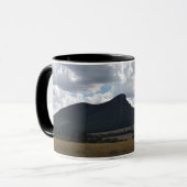 Sturgeon en Abrupt onder dramatische wolken Mok (Voorkant links)