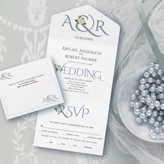 Stustblauw initiaal en ampersand, roos bruiloft all in one uitnodiging