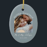 Stustblauwe boardfoto bruiloft cadeautje thuisdeco keramisch ornament<br><div class="desc">Beter samen een paar aardefoto's trouwaankondiging en cadeau home decor keramiek versiering. Moderne,  dunne,  droge,  blauwe kleurweg.</div>