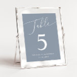Stusty Blue Minimal Wedding Kaart<br><div class="desc">Minimale en elegante trouwlijstaantal met moderne manuscripttekst die "Lijst"bij de bovenkant op een stoffige blauwe achtergrond zegt.</div>