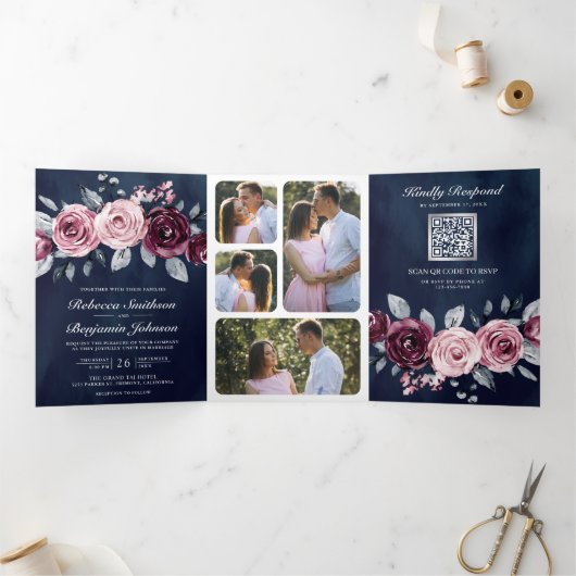 Stusty Pink Paarse Floral QR Code Navy Weddenschap Drieluik Uitnodiging (Binnen)