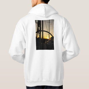 Stuurwiel van zeiljacht met ondergaande zon. hoodie