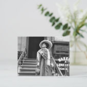 Stylin' Suffragette, 1908 Briefkaart (Staand voorkant)