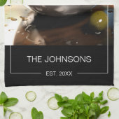 Stylis Zwart Wit Foto & Familienaam Monogram Theedoek (Gevouwen)