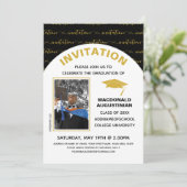 Stylish Black Gold Afstuderen Fotouitnodiging Kaart (Staand voorkant)