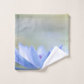 Stylish Blue Lotus Flower Landscape, Zen Bad Handdoek (Wasdoekje)