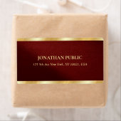 Stylish Bordeaux & Gold Text Template Shipping Etiket (Insitu)