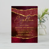 Stylish Burgundy Geoed Agate 18th Birthday Real Folie Uitnodiging (Staand Voorkant)