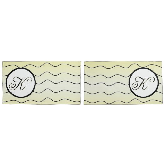 Stylish Buttery Lemon Zest Yellow Family Initial Kussensloop (Voorkant-Set)