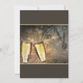 Stylish Champagne en Clock New Years Uitnodiging (Achterkant)