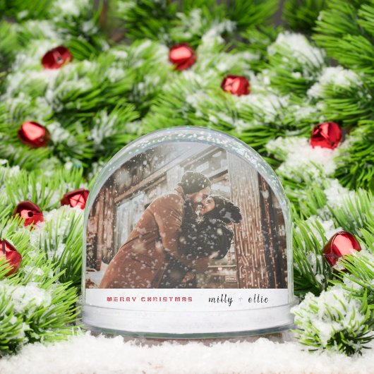 Stylish Christmas | Modern Trendy Couple Photo Met Sneeuwbol (Kerstmis)