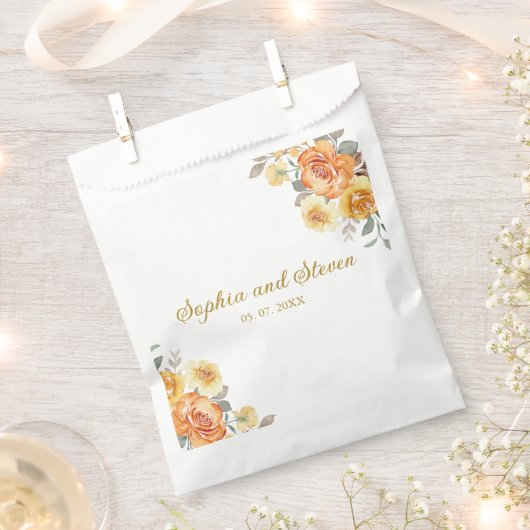 Stylish Floral Wedding with Orange Flowers Bedankzakje (Geknipt)