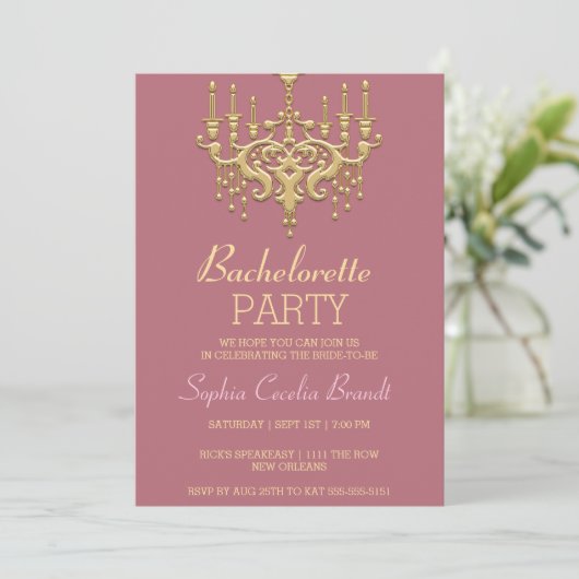 Stylish Gold Chandelier Party Invitation Kaart (Staand voorkant)
