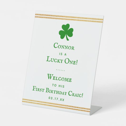 Stylish Gold Foil St. Patrick's Day 1st Birthday Reclamebord Met Voetstuk (Voorkant)