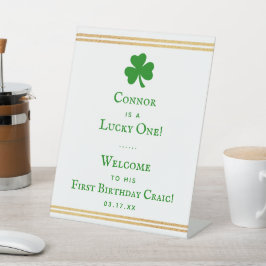 Stylish Gold Foil St. Patrick's Day 1st Birthday Reclamebord Met Voetstuk