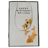 Stylish Gold Koi Fish Birthday Medium Cadeauzakje (Voorkant)