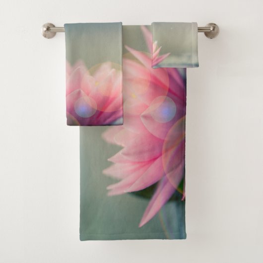 Stylish Lotus Flower Landscape, Zen Bad Handdoek (Insitu)