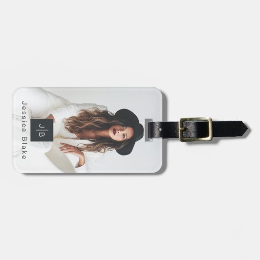 Stylish Modern Entrepreneur Monogram Photo QR Code Bagagelabel (Voorkant horizontaal)