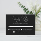 Stylish Modern Script Black And White Wedding RSVP Kaartje (Staand voorkant)