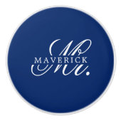 Stylish Mr. & Name Text Stylish Navy Keramische Knop (Voorkant)