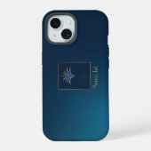 Stylish Navy Monogrammed Midnight Palm  iPhone 15 Case (Achterkant)