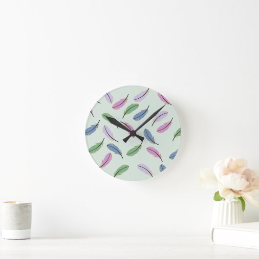 Stylish Pastel Feathers Pattern Ronde Klok (Huis)