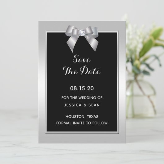 Stylish Silver Gem Bow & Black Wedding Save The Date (Staand voorkant)