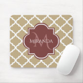 Stylish Tan Quatrefoil Burgundy Monogram en naam Muismat (Met muis)