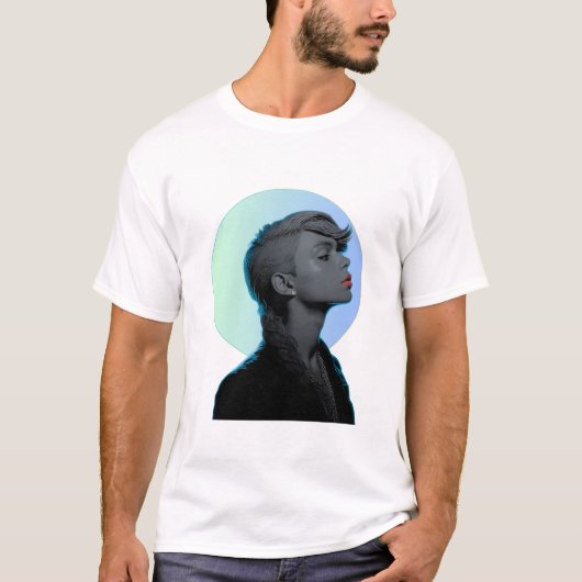 Stylish Woman in Monochromatic Portrait T-shirt (Voorkant)
