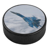 SU-27 flenker boven de wolken Hockey Puck (3/4)