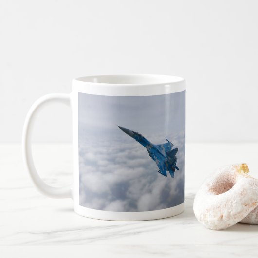SU-27 flenker boven de wolken Koffiemok (Met donut)