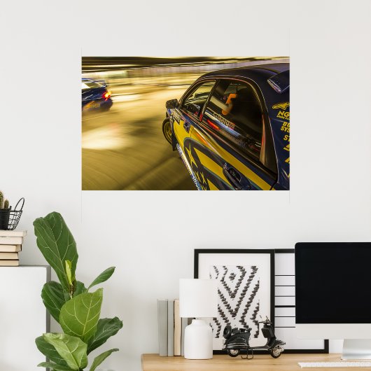 Subaru's race in een ondergrondse parkeergarage poster (Thuiskantoor)